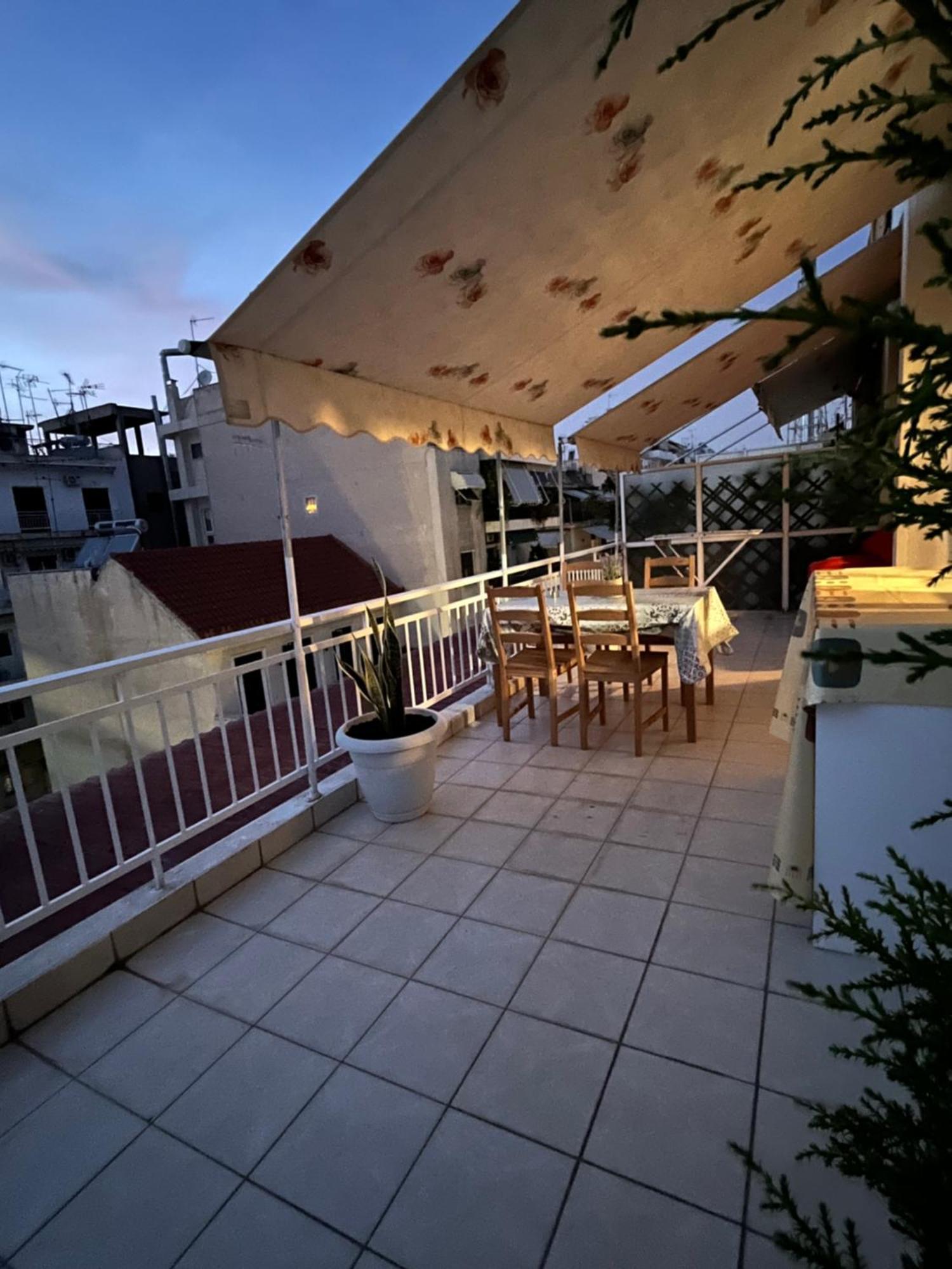 Qqueen House Pireus Exteriör bild