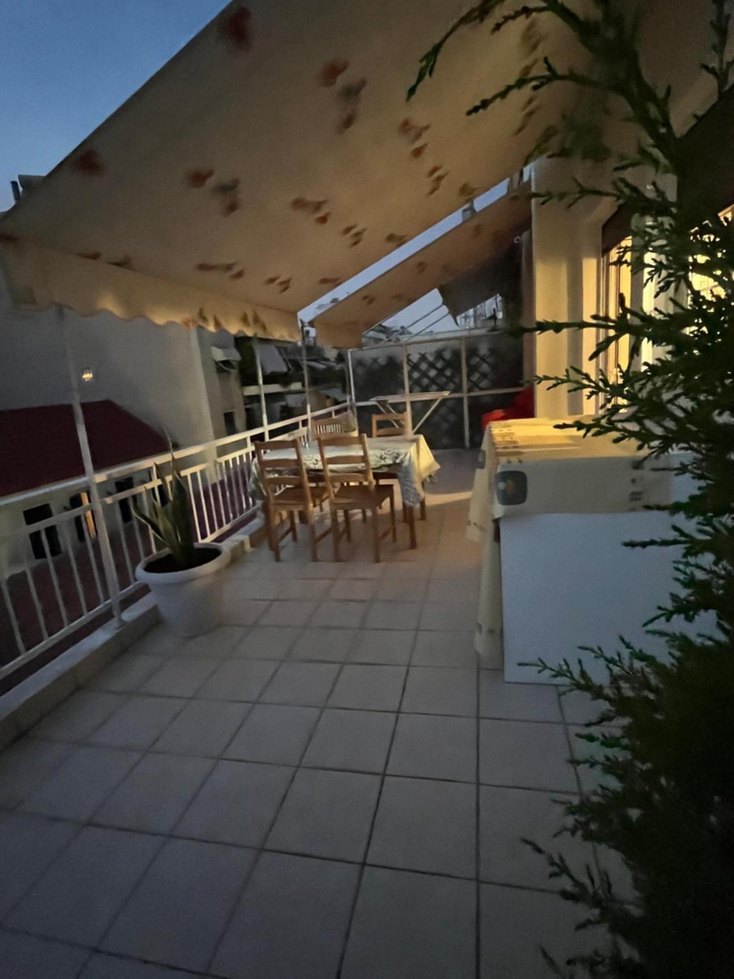 Qqueen House Pireus Exteriör bild